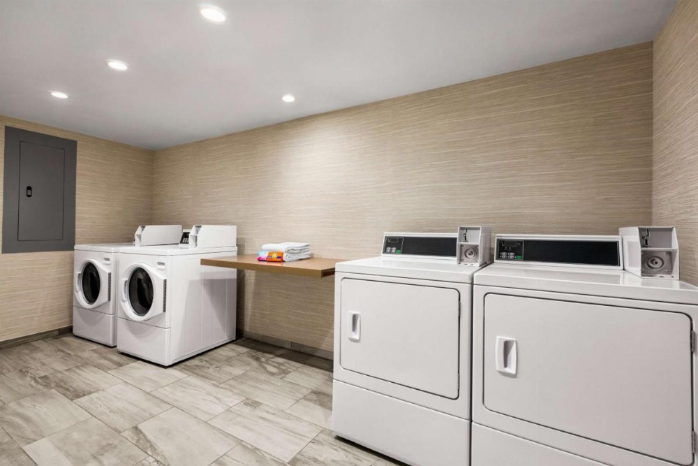 Hilton Garden Inn Monterey Image 17