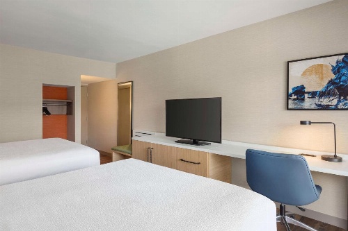Hilton Garden Inn Monterey image 3