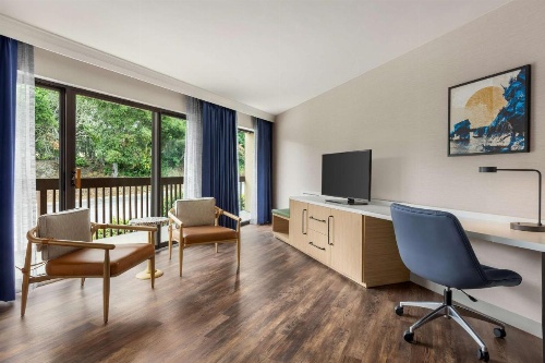 Hilton Garden Inn Monterey image 32