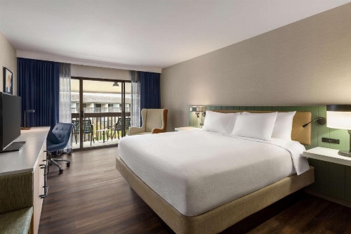 Hilton Garden Inn Monterey image 37