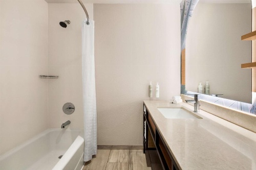 Hilton Garden Inn Monterey image 41