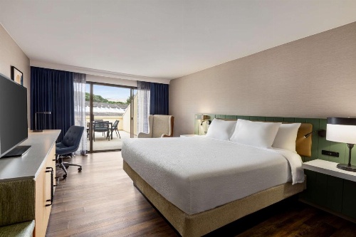 Hilton Garden Inn Monterey image 45