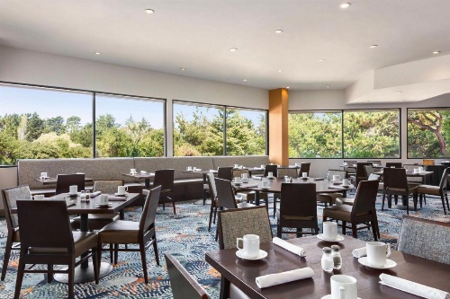 Hilton Garden Inn Monterey image 8