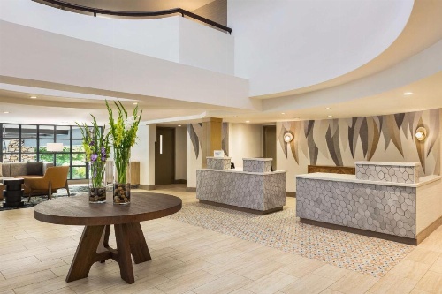 Hilton Garden Inn Monterey image 9